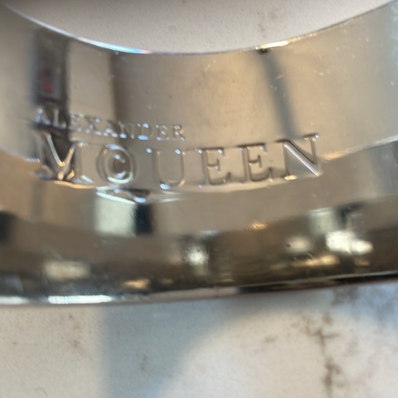 183.Alexander McQueen Silver SkullCuff Bracelet with pink and black enamel inlay - Picture 2 of 6